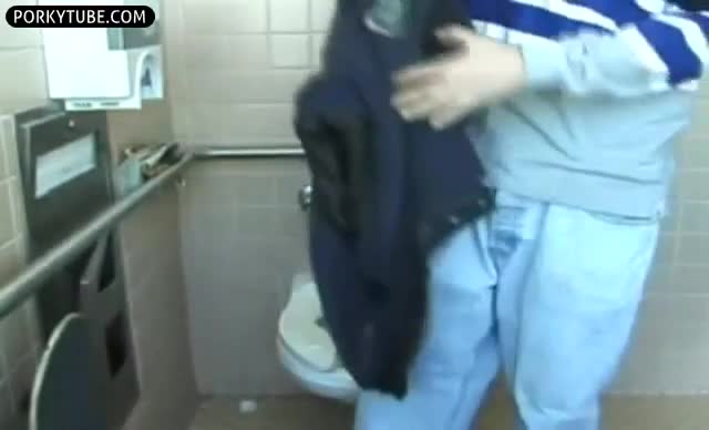 Cute Twink Jerk Off And Cum In Dorm Toilet