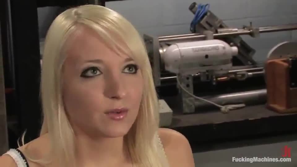 Curvy Blond Angel Ashley Jane Keeps That Machine Fixed