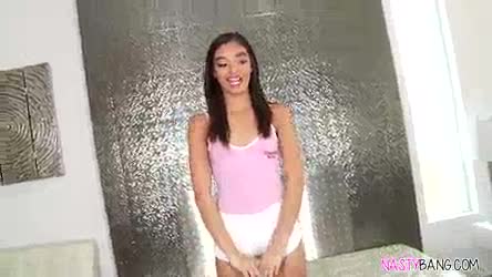 Emily Willis In Vibrating Valentines Panties : XXXBunker.com Porn Tube