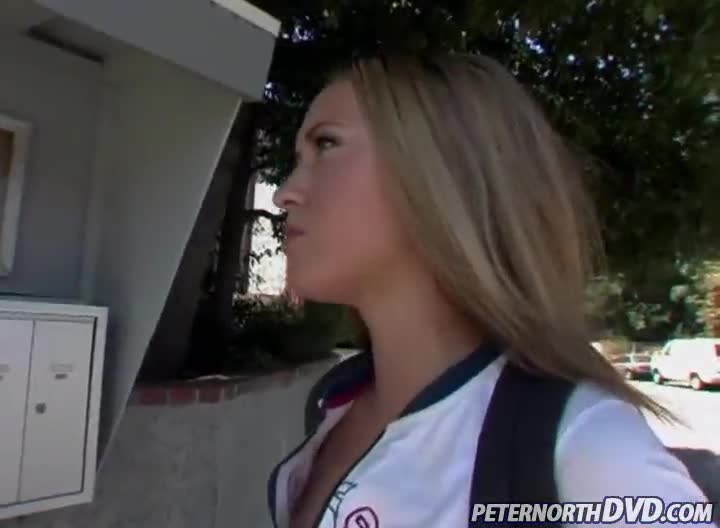 Grant Michaels Fucks Madison Monroe After She Gives Him A Blowjob