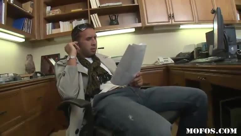 Spectacular Ebony Cody Bryant Deepthroats And Fucks A Big White Dick