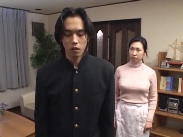 Японская мама силой. Avhotmom. Japanese mother can't resist son after husband dies.