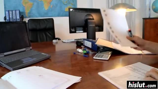 Curvy Blonde Viktoria Diamond Got Fucked