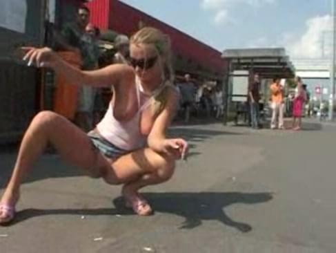 Extremem Public Pissing - Thumbnail 1