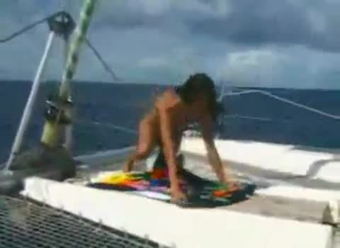 Teen indienne baisée sur un bateau Teen indienne baisée sur un bateau